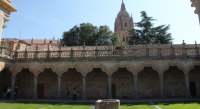 Salamanca: Monuments and Landmarks Guided Walking Tour - Baroque architecture on the move: from Plaza Mayor toward Clerecía