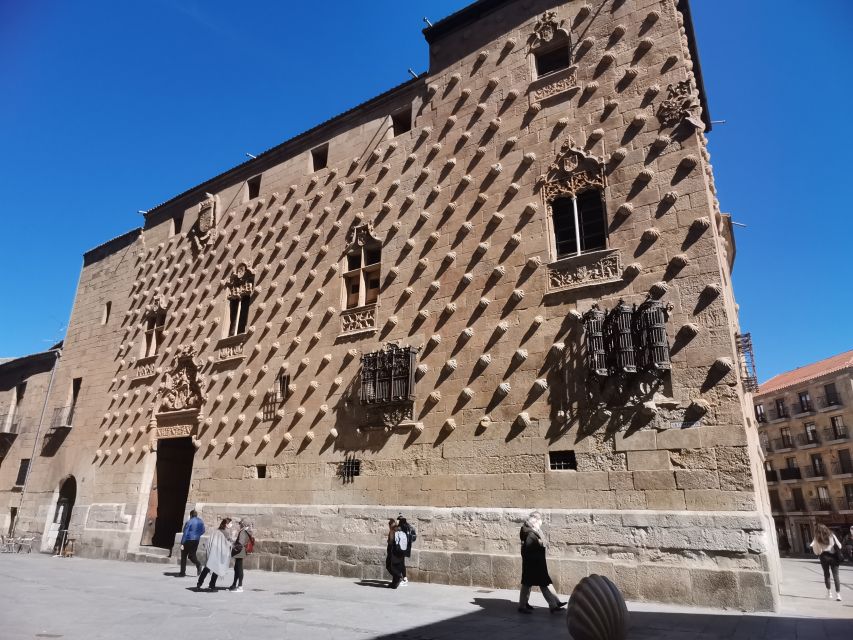 Salamanca: Monuments and Landmarks Guided Walking Tour - University of Salamanca courtyards: learning spaces you can actually walk through
