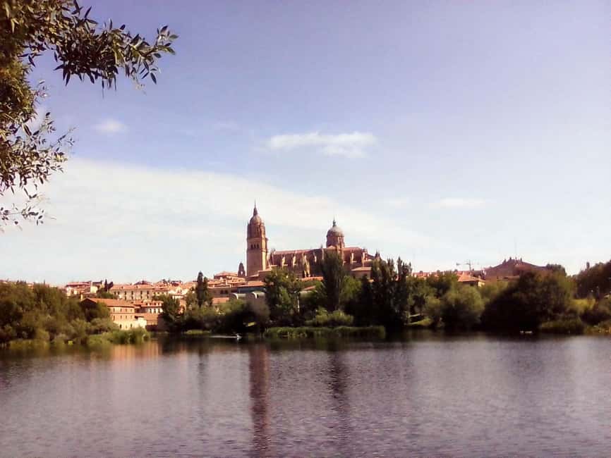 Salamanca: Private Walking Tour with a Local - Photo stops, courtyards, street art, and the small surprises