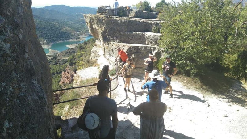 Salou: Siurana Medieval Village Guided Tour w/ Hotel Pickup - Your 1-Hour Window: How to Walk Siurana Like You Mean It