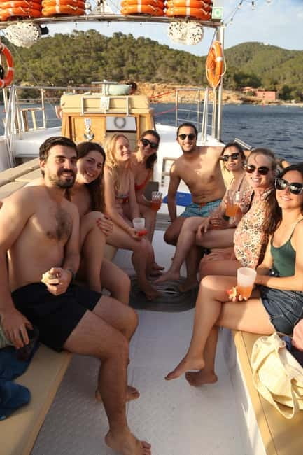 San Antonio: Cala Bassa, Cala Conta and Cave Boat Trip - San Antonio Meet-Up: Jet Ski Office at the Port