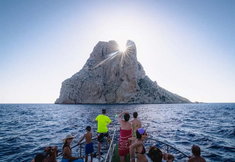San Antonio: Es Vedrà, Formentera Tour with Food & Drinks - Espalmador’s swim and paddleboarding time: the paradise portion of the trip