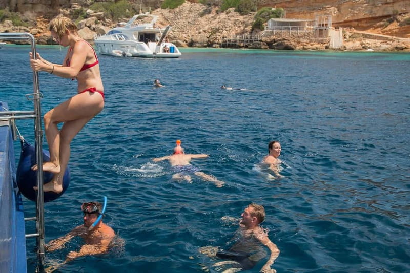 San Antonio: Es Vedrà, Formentera Tour with Food & Drinks - Formentera’s 4–5 hours of free time: the beach day inside the island-hopping day