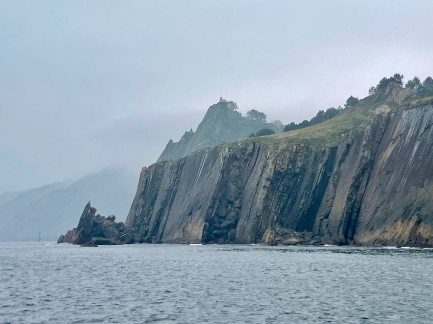 San Sebastian: 2 Bays Evening or Sunset Boat Tour with Cava - The return route: San Sebastián landmarks from offshore