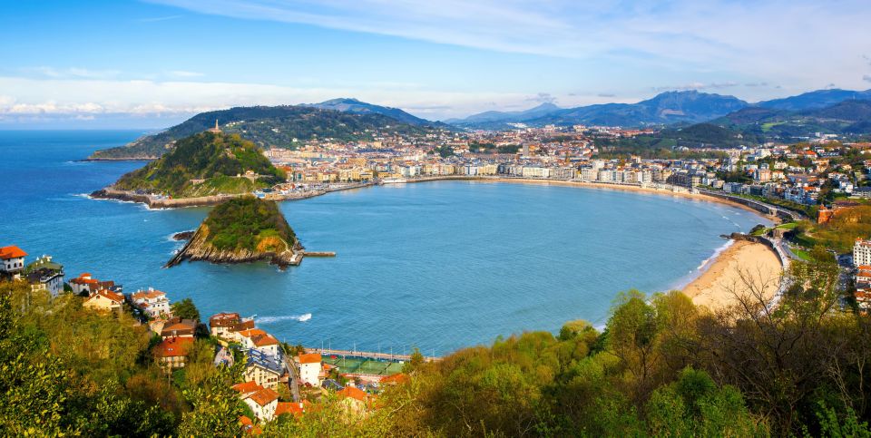 San Sebastian: City Highlights Guided Walking Tour - Plaza de Okendo and the Kursaal Area: Squares, Bridges, and Sea Air
