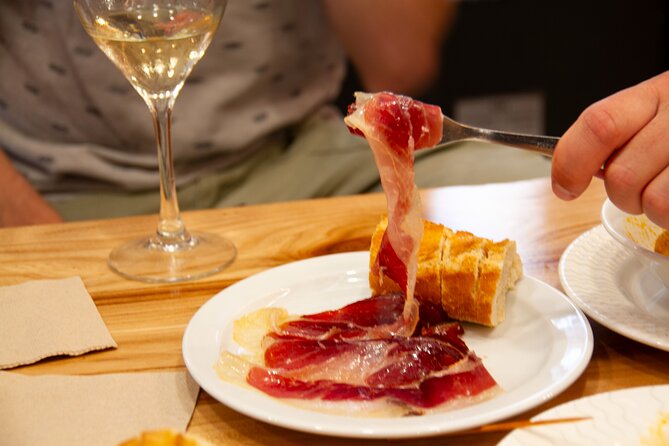 San Sebastian Food & Pintxos Tour with 12 Food & Drinks Tastings - Why This Tour Begins at Larramendi Kalea 20 (Not a Random Bar)
