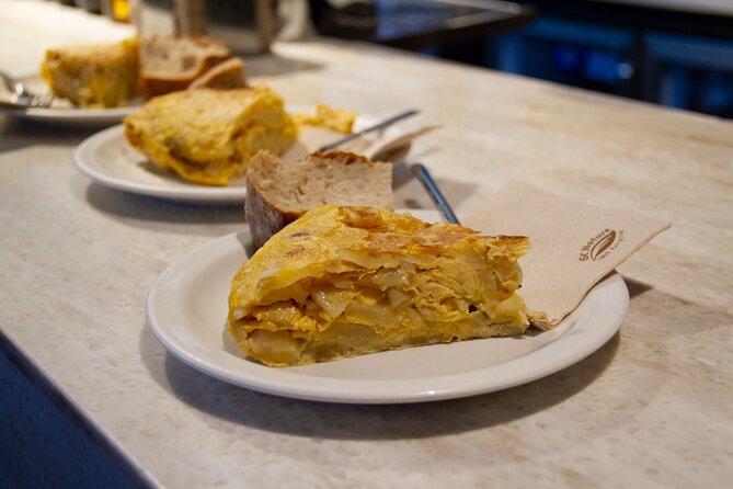 San Sebastian Food & Pintxos Tour with 12 Food & Drinks Tastings - Pace and Food Expectations: The Main Trade-Off