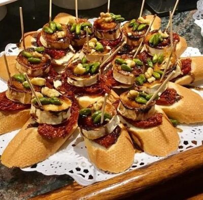San Sebastian food tour: Pintxo tasting paired with Spanish wines - The 3-hour walking plan (and what it feels like on your feet)