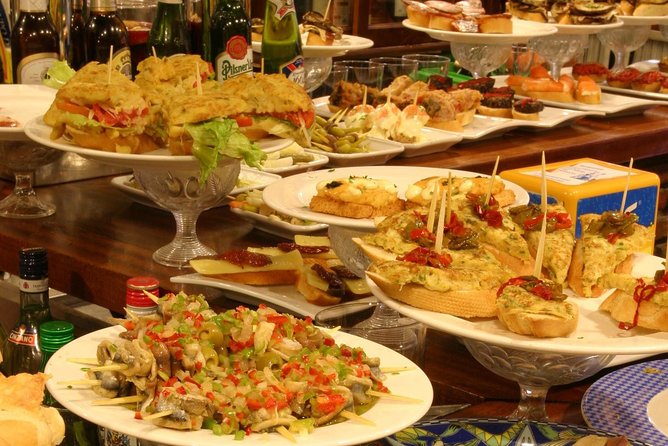 San Sebastian food tour: Pintxo tasting paired with Spanish wines - Wines, cider, and a local liqueur: the drink lesson you didn’t know you needed