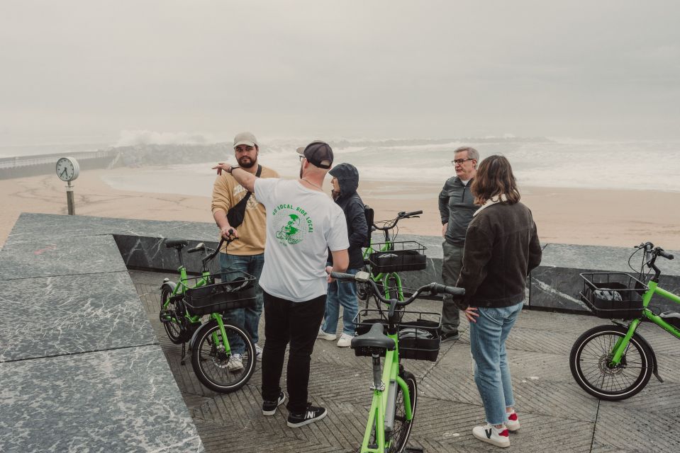 San Sebastian: Guided E-Bike Tour - Stop-by-stop: from La Concha Bay to Peine del Viento