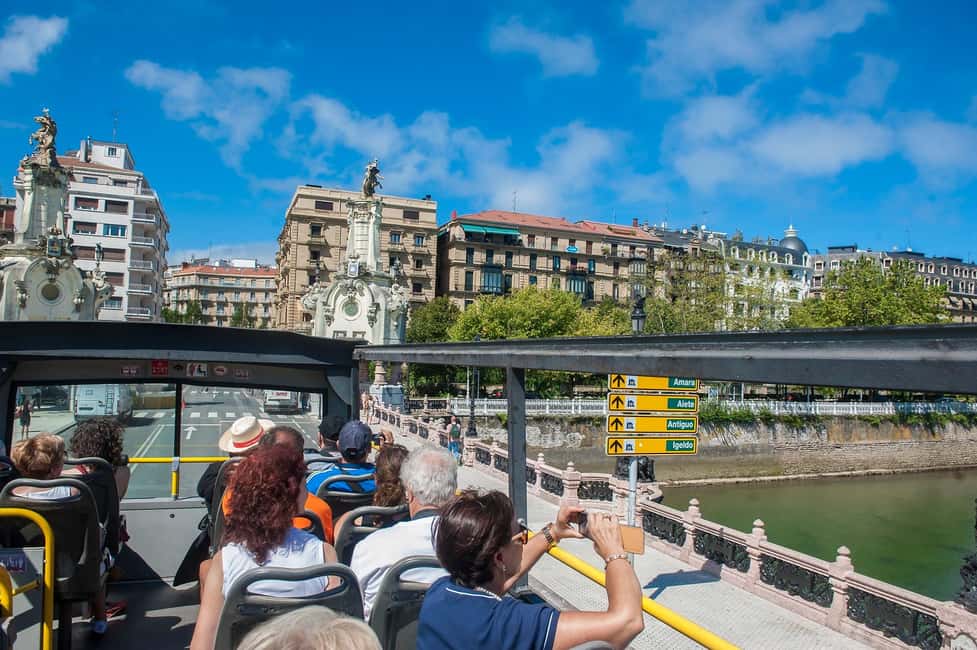 San Sebastian: Hop-On Hop-Off City Tour Bus - From Plaza del Funicular to Peine del Viento and Igeldo