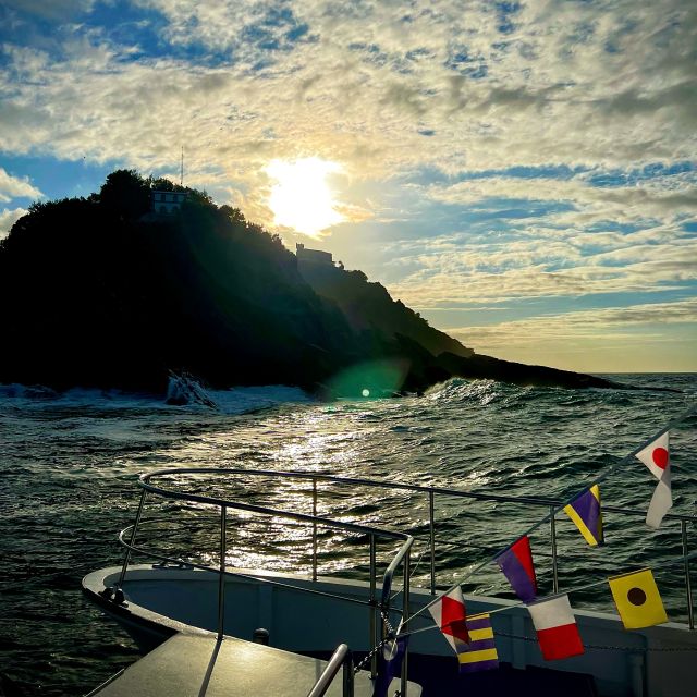 San Sebastian: Sustainable Catamaran Cruise with Audio Guide - Kursaal and the Modern City From the Water