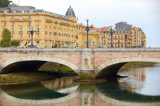 San Sebastian walking tour with pintxo and drink option - A smart way to orient yourself in San Sebastián