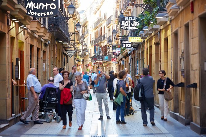 San Sebastian walking tour with pintxo and drink option - Centro: Belle Époque elegance, the beach promenade, and big-city San Sebastián