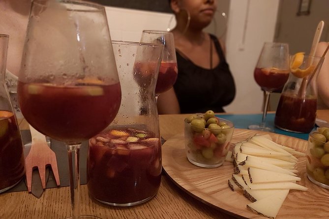 Sangria Cultural Workshop with Tapas - Where to meet: Savour Academy in Sants-Montjuïc