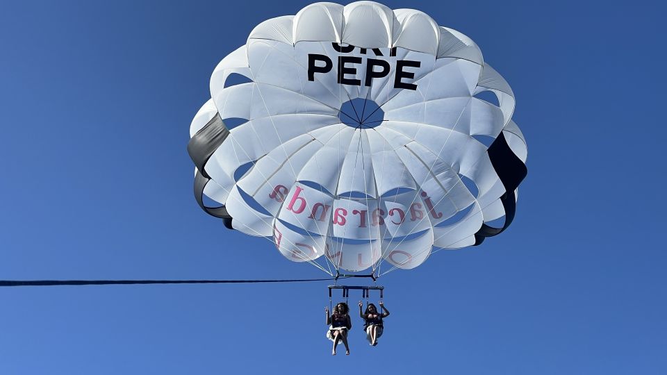 Santa Eulària des Riu: Parasailing Boat Cruise with Drinks - Small group format: what it buys you on the water