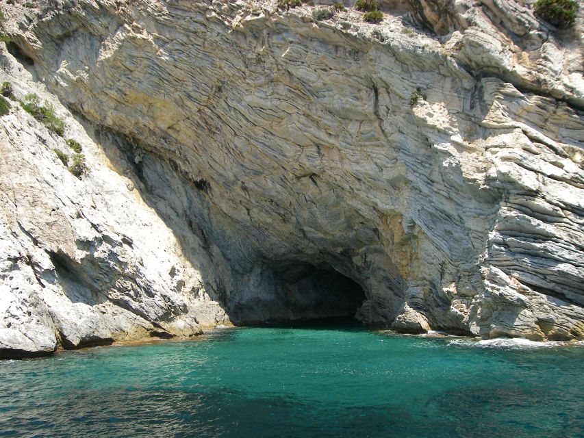 Santa Ponta/Peguera: Dragonera Island Cruise with Swim Stop - Meeting point and timing: keep your morning stress low