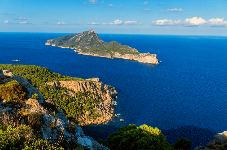 Santa Ponta/Peguera: Dragonera Island Cruise with Swim Stop - Caves, museum, and the pirate refuge story