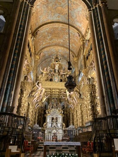 Santiago de Compostela Cathedral and Museum Guided Tour - The Main Event Inside the Cathedral: Naves, Chapels, and the Tomb