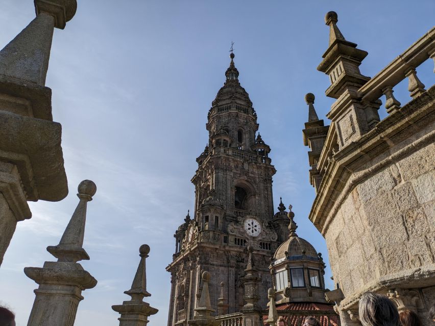 Santiago de Compostela: Cathedral & Carraca Tower Roofs Tour - Spanish-Only Guide: Turning a Language Barrier into an Advantage
