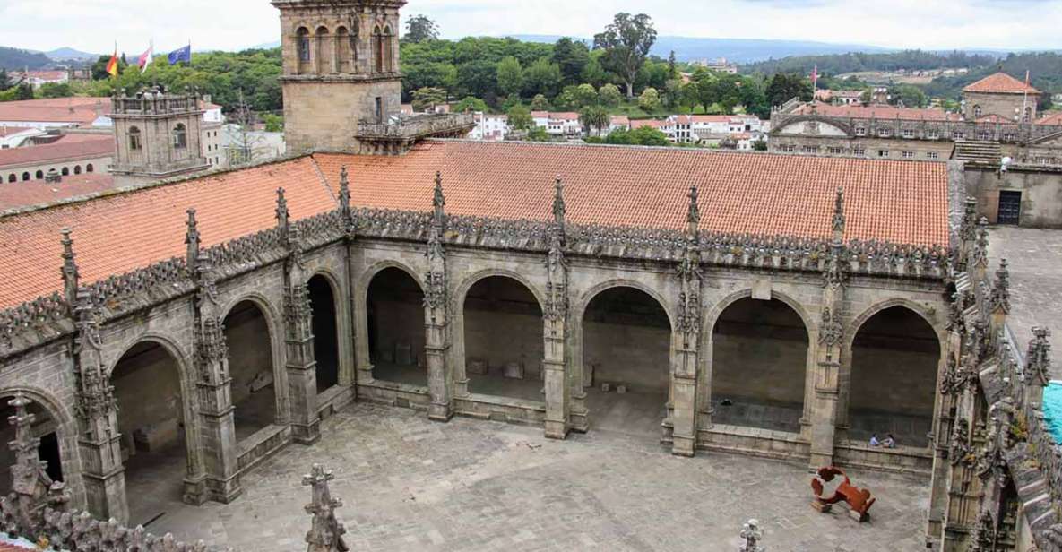 Santiago de Compostela: Cathedral, Museum, and Old Town Tour - The 45-minute break: a smart reset, not dead time