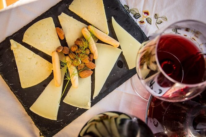 Santiago de Compostela: Cheese and Wine Tasting Experience - What the tasting setting feels like