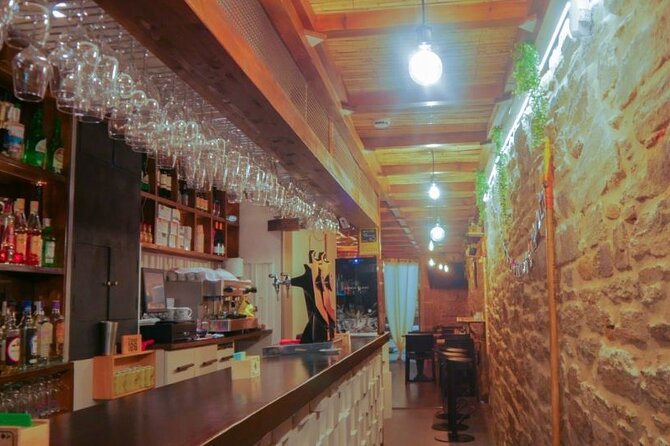 Santiago de Compostela: Cheese and Wine Tasting Experience - Duration, pacing, and who this tour suits best