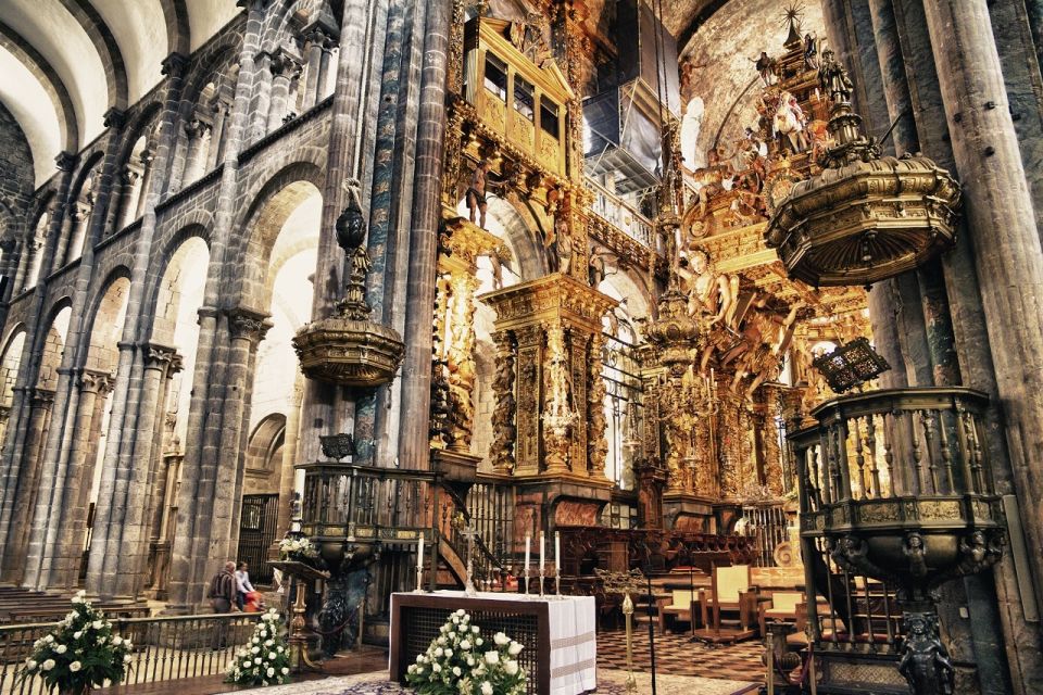 Santiago de Compostela Full-Day Tour From Porto - Lunch in Santiago: plan to eat on your own schedule
