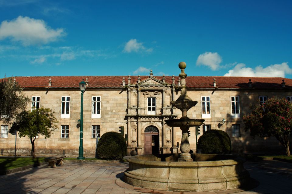 Santiago de Compostela: Private Guided Tour in two hours - Should You Book This Santiago de Compostela Private Tour?
