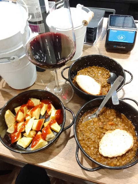 Santiago: Guided Foodie Tour with Drinks, Tapas & Live Music - Meet Alex and your 8-person group: the rhythm of a 2.5-hour night