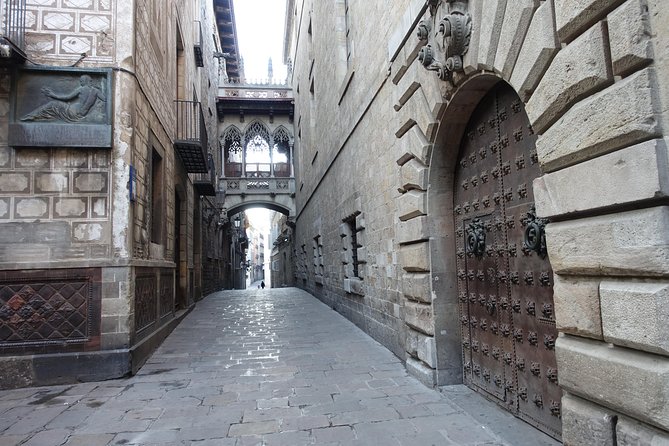 Savor Spain: Food, Wine, History & Culture Small Group Tour in Old Barcelona - What You Actually Get: 15 Dishes, Drinks, Snacks, and Coffee or Tea