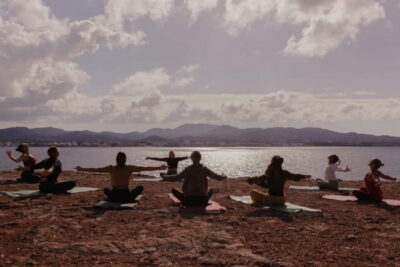 Secret Cove Yoga and Cava Experience in Ibiza Crystal Waters - Meeting Rebecca and finding the yoga location (without stress)