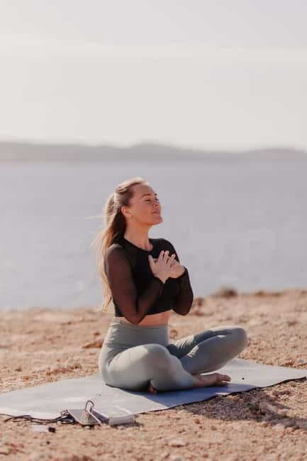 Secret Cove Yoga and Cava Experience in Ibiza Crystal Waters - Angel cards and lavender oil: the restorative moment