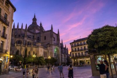 Segovia Cathedral Entrance Ticket - Entering at the front: how the “skip the line” usually feels