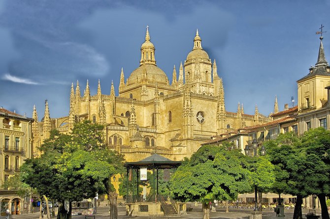 Segovia Guided Afternoon Tour from Madrid - Bilingual guide style (English + Spanish): how to keep it from feeling confusing