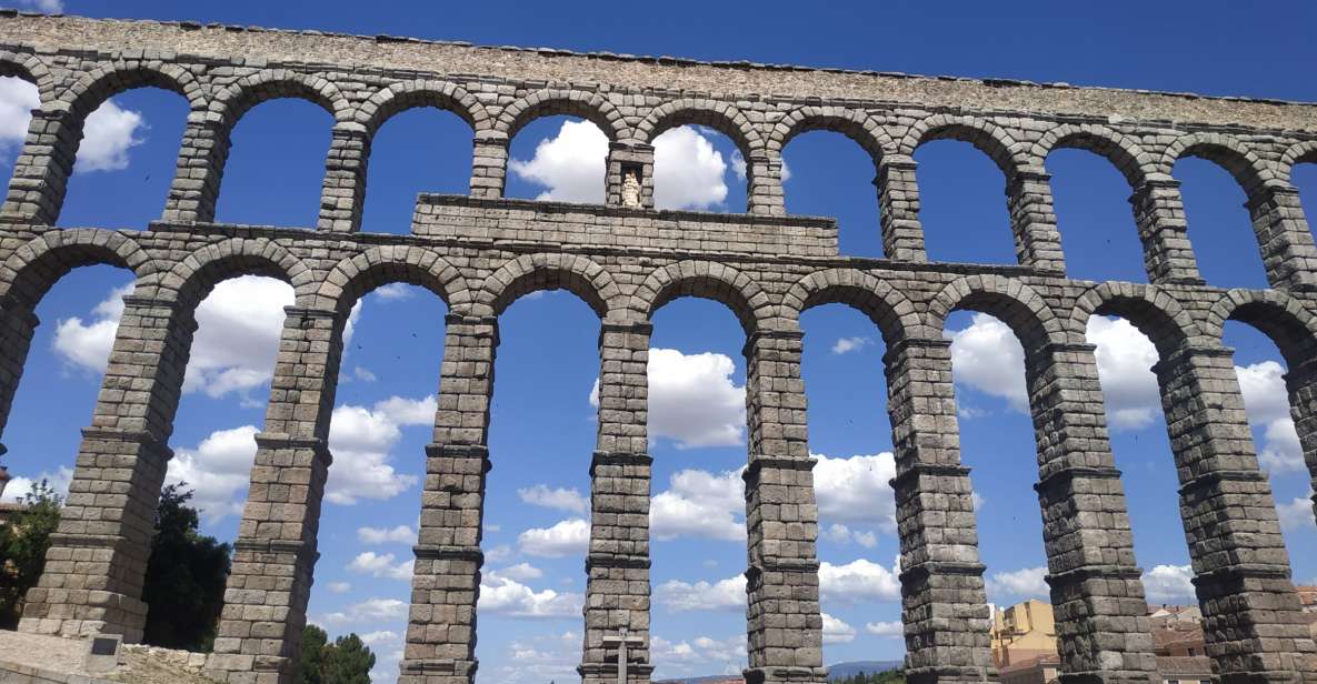 Segovia: Guided Walking Tour with Alcázar Entry - Starting at Plaza del Azoguejo with the Aqueduct in Full View