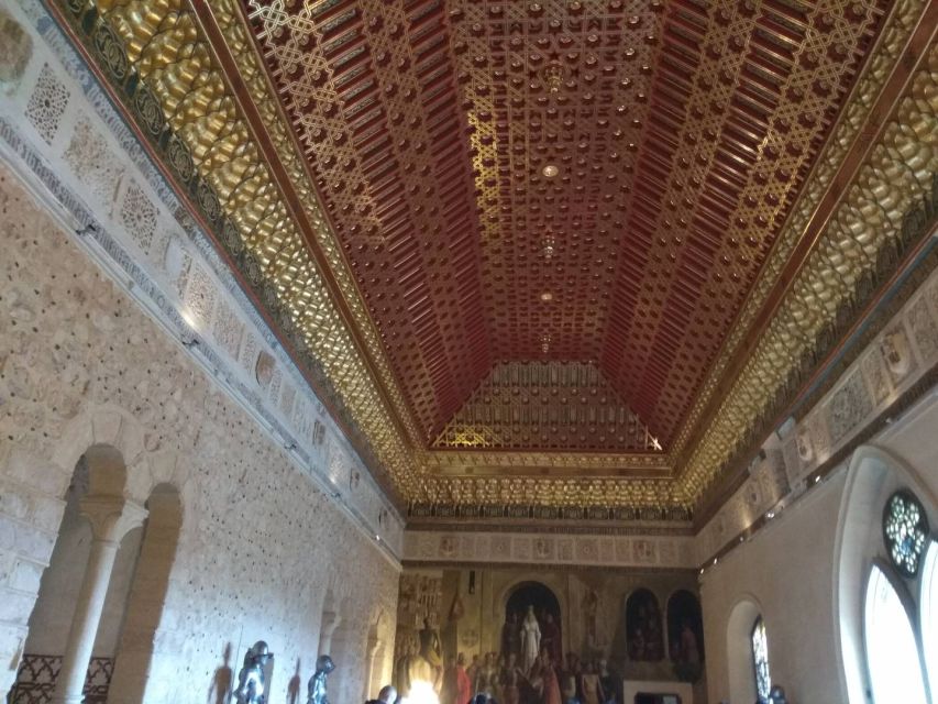 Segovia: Guided Walking Tour with Cathedral & Alcázar Entry - Starting at Plaza Azoguejo: get your bearings fast