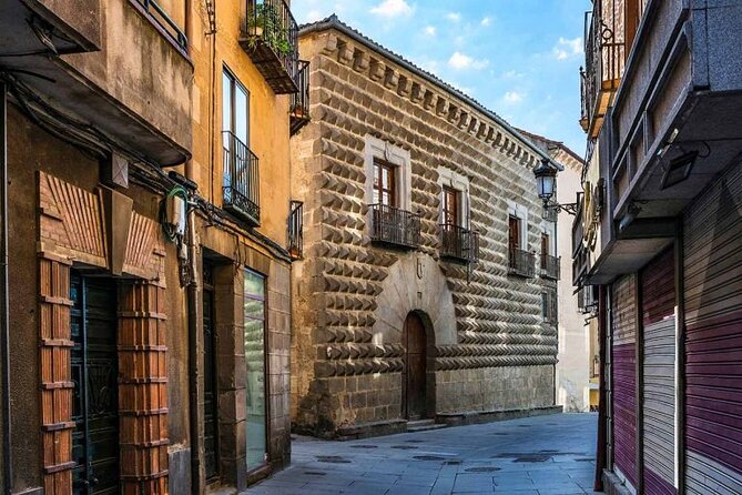 Segovia Tour with Guided Walking Tour Included - Real Alcázar de Segovia: the ship-shaped palace you’ll remember
