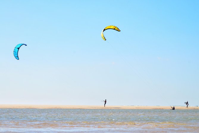 Semi-private kitesurfing lessons in Tarifa (adapted to every level) - Your 3-hour session on the beach: what the day feels like