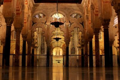 Semi-private visit to the Mosque-Cathedral of Cordoba - A semi-private route that actually tells the story