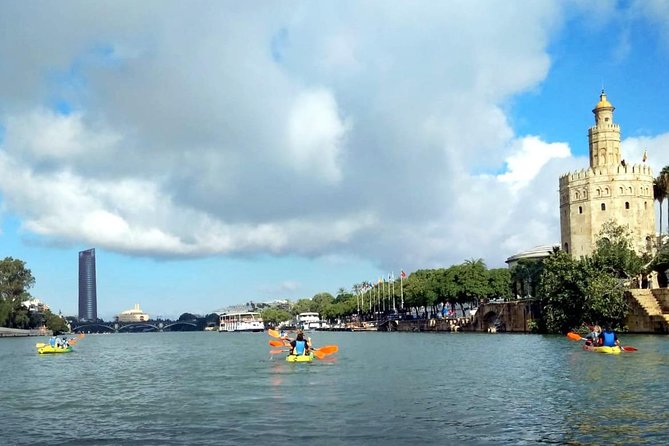 Sevilla 2 Hour Kayaking Tour on the Guadalquivir River - Heat, wet gear, and what to pack so you enjoy the second half