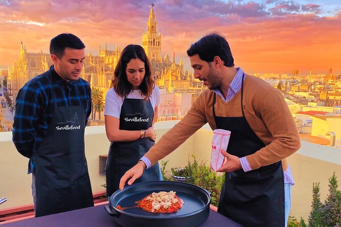 Sevilla: Rooftop Paella Cooking Class & 30-minute expert Q&A - Welcome Drink, Appetizers, and the Friendly Setup Before You Cook