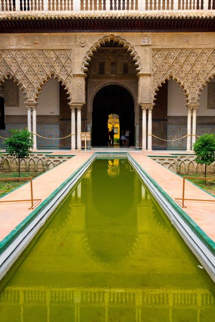 Seville: Alcázar Fast-Track Access with Guided Tour - Moorish and Christian architecture: what to watch for as you walk