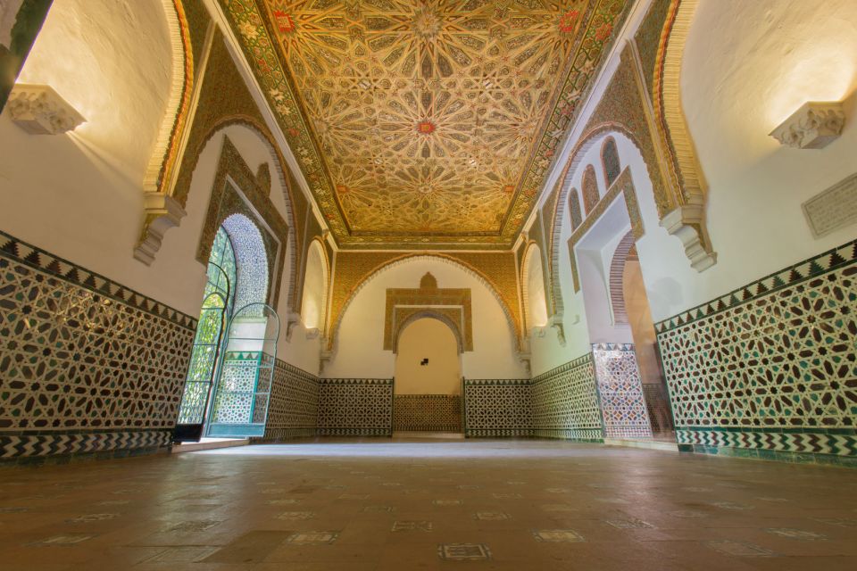 Seville: Alcázar Fast-Track Access with Guided Tour - Language choice: English-Spanish bilingual tours can feel slower