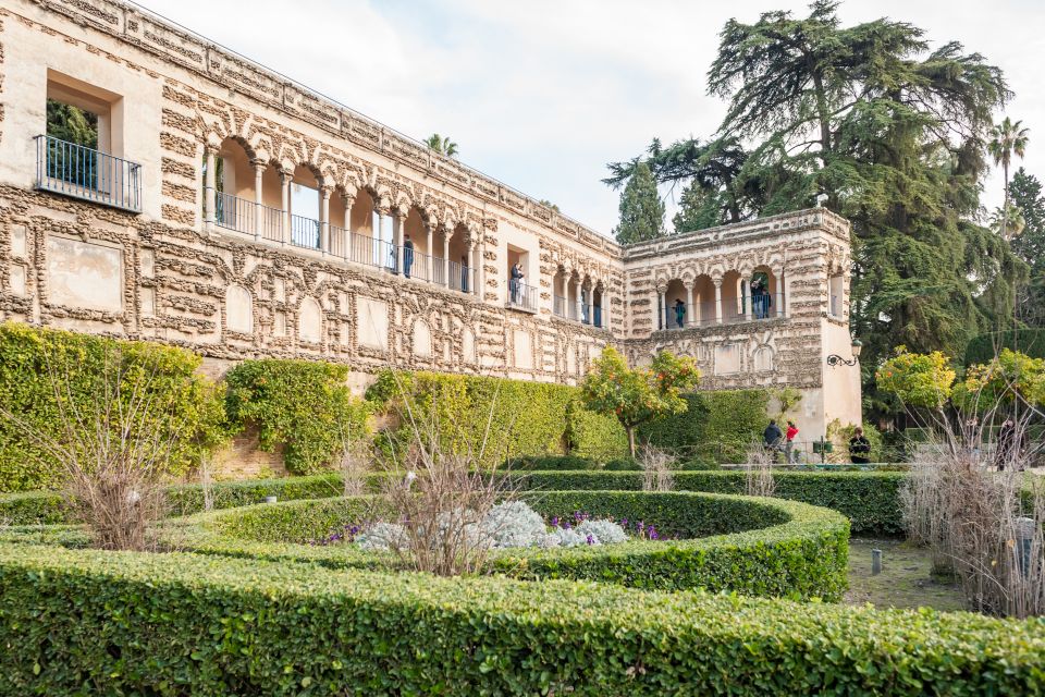 Seville: Alcazar Guided Tour with Entrance - Getting into the Alcázar: your 90-minute game plan