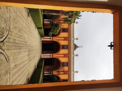 Seville: Alcázar Tour with Tickets Included - Getting to the Palace: A Quick Walk That Sets the Tone
