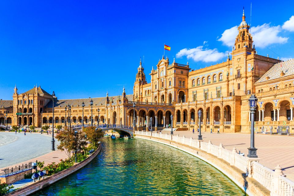 Seville: Authentic and Romantic Horse-Drawn Carriage Ride - Practical packing checklist (so the ride stays fun)