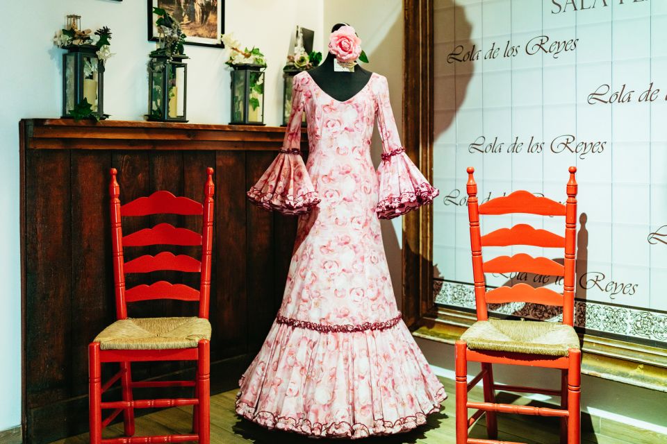Seville: Baraka Sala Flamenca Show with Drink in Triana - The Show Format: Guitar, Song, and Two Dancers in One Tight Hour