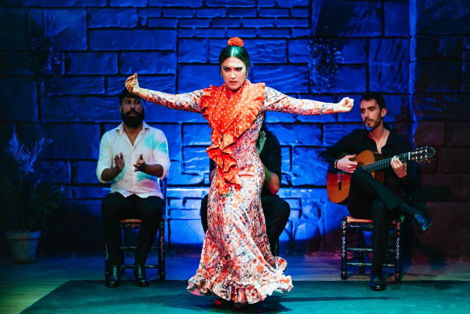 Seville: Baraka Sala Flamenca Show with Drink in Triana - Your Included Drink: Make It a Real Part of the Experience