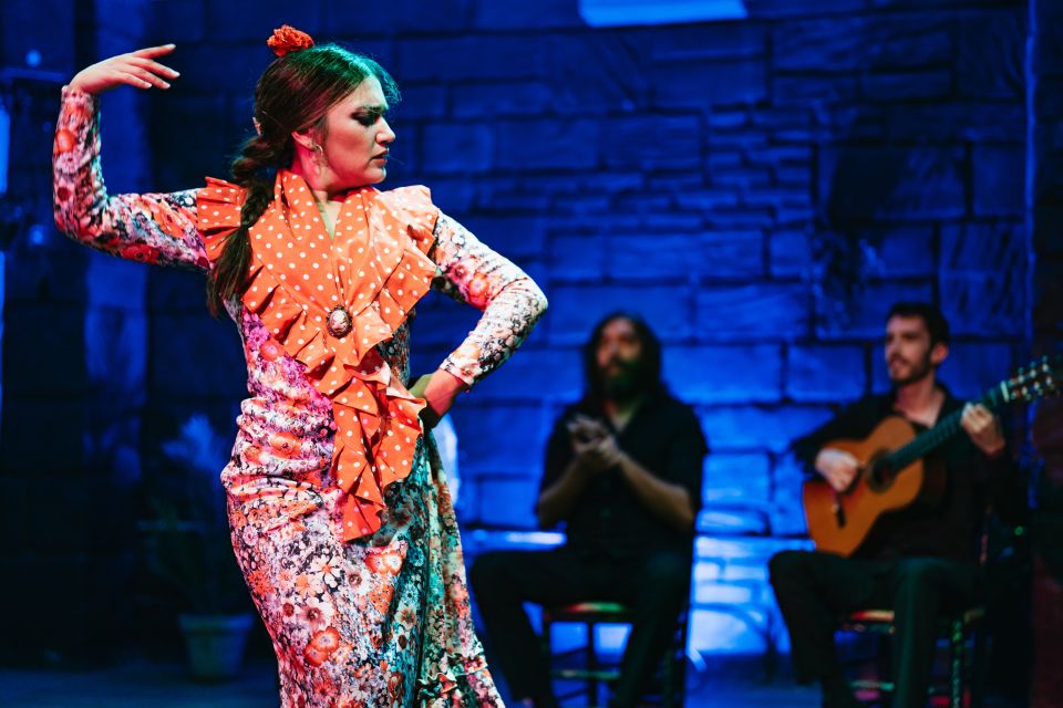 Seville: Baraka Sala Flamenca Show with Drink in Triana - Language, Rules, and Comfort: Knowing What to Expect Before You Sit